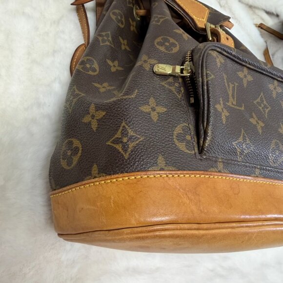 Louis Vuitton Montsouris MM Backpack in Monogram canvas - Picture 5 of 10